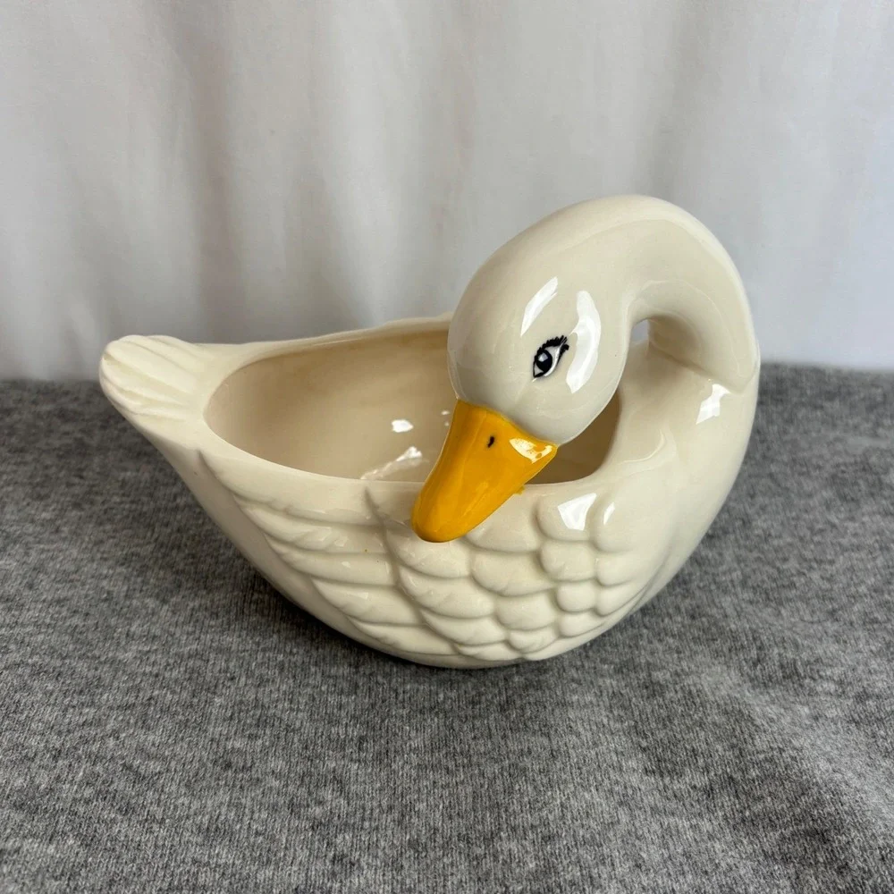 Vintage Ceramic Swan Planter Dish Cream Glossy Home Decor 8 Inch 1986